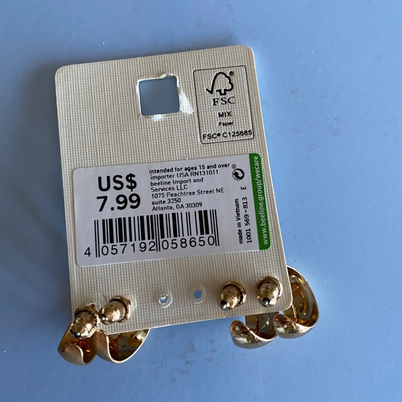 Set of two gold huggie earrings - Picture 2 of 3